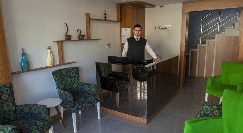 Business Palas Otel Коджаели Екстериор снимка