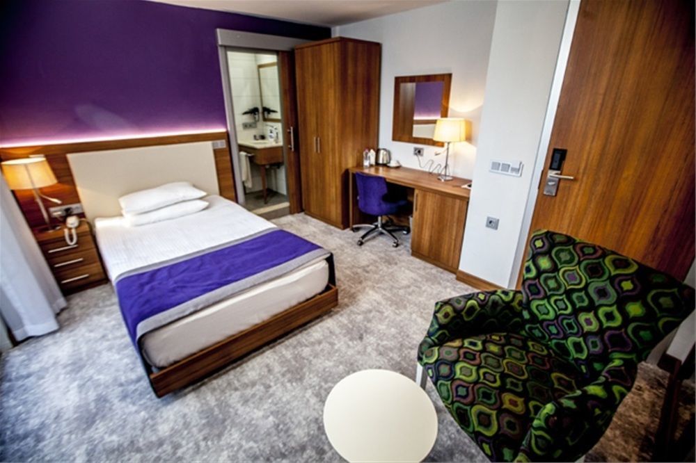 Business Palas Otel Коджаели Екстериор снимка