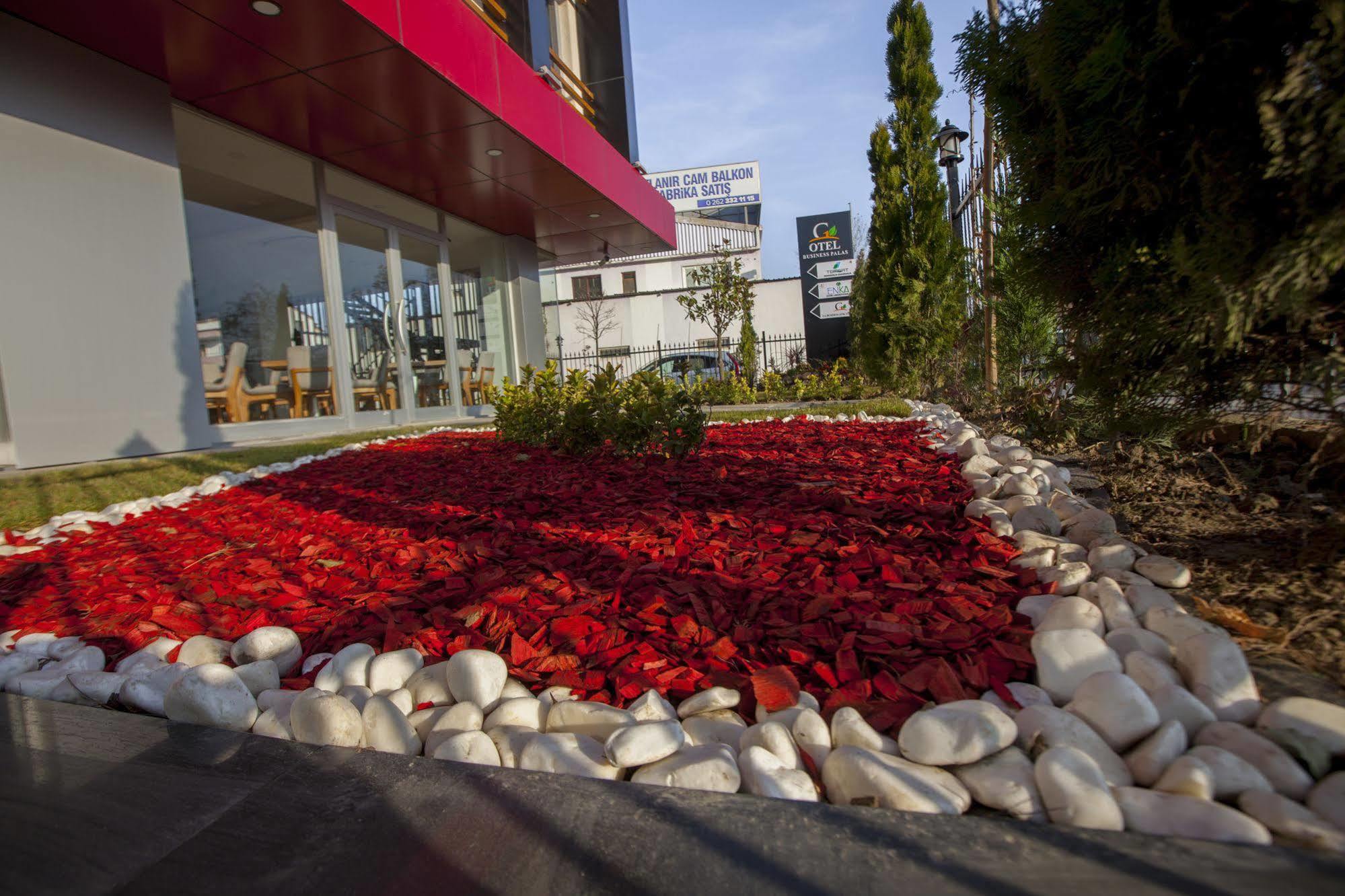 Business Palas Otel Коджаели Екстериор снимка