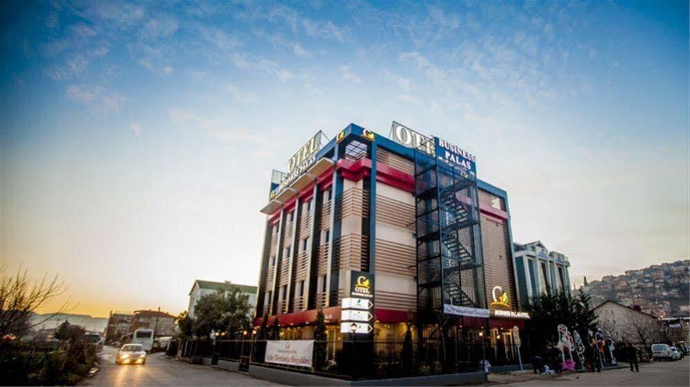 Business Palas Otel Коджаели Екстериор снимка